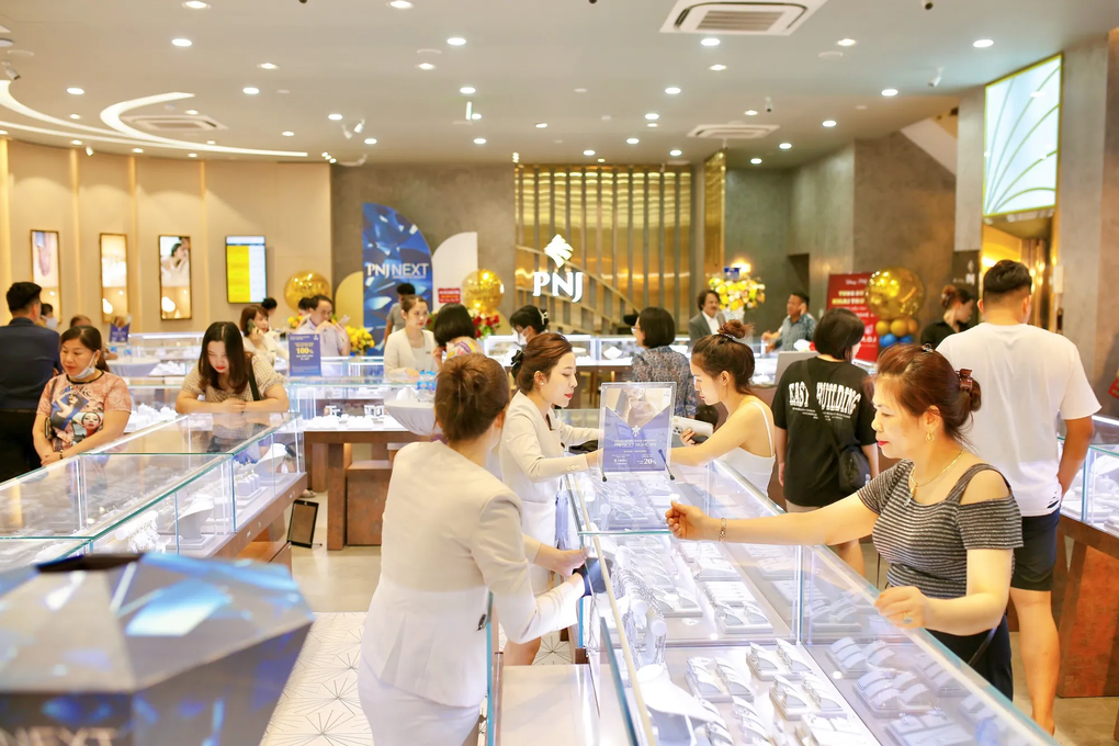PNJ công bố vượt 12,6% kế hoạch lợi nhuận năm sau 10 tháng - 1 PNJ công bố vượt 12,6% kế hoạch lợi nhuận năm sau 10 tháng - 1