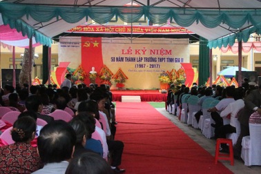 50 năm thành lập, THPT Tĩnh Gia 2 nhận bằng khen của Bộ Giáo dục