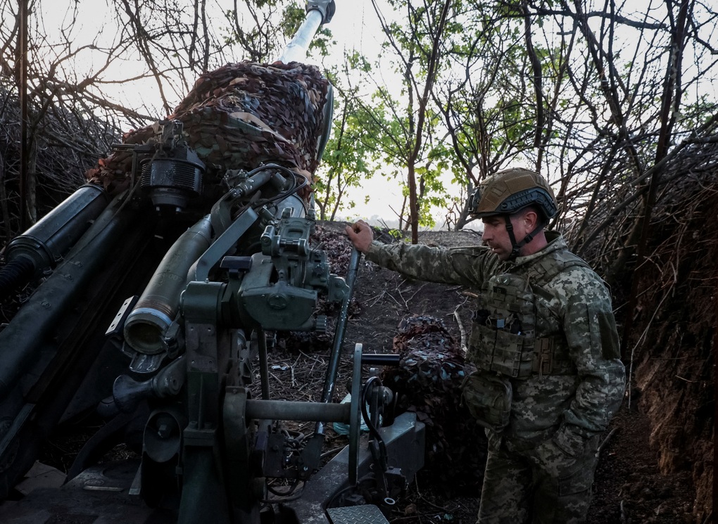 Ukraine nín thở chờ viện trợ, lên dây cót chặn đà tiến của Nga - 1