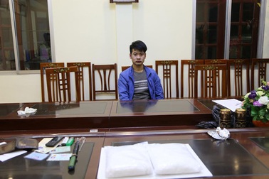 Giấu 2 kg ma túy đá trong thùng bia lon