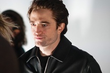 Vừa nhập vai siêu anh hùng Người Dơi, Robert Pattinson đã mắc Covid-19