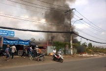Hàng trăm xe máy “chết oan” vì... đốt rác