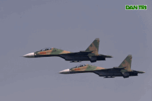 Ấn tượng màn trình diễn của "Hổ mang chúa" Su-30MK2 trên bầu trời Hà Nội