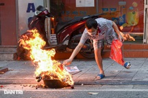 "Đốt vàng mã vừa không có giá trị tâm linh, vừa lãng phí, ô nhiễm"
