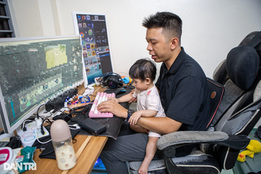 Hà Nội đắt đỏ nhất nước: Sáng chạy Grab, trưa chăm con, tối cày việc chính