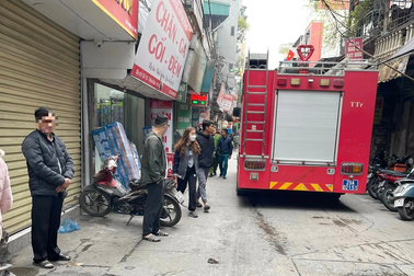 Hóa vàng mùng 6 Tết gây cháy nhà ở Hà Nội