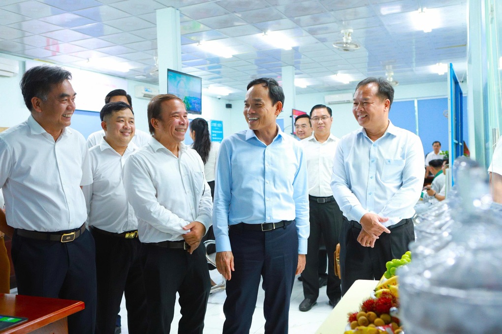 Bí thư Trần Lưu Quang làm việc với phường Bình Dương - 3 Bí thư Trần Lưu Quang làm việc với phường Bình Dương - 3