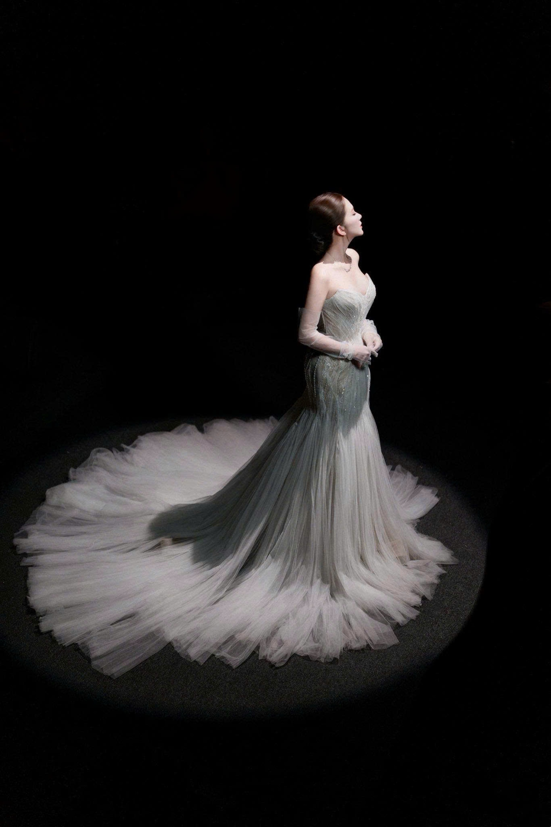 Đình Tú và Ngọc Huyền chụp ảnh cưới tại Nhà hát Kịch Hà Nội - 7 Đình Tú và Ngọc Huyền chụp ảnh cưới tại Nhà hát Kịch Hà Nội - 7