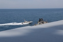 Ông Trump lệnh Hải quân Mỹ bắn hạ mọi tàu Iran quấy rối