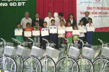 Phú Yên: Tặng 27 xe đạp cho học sinh nghèo vượt khó