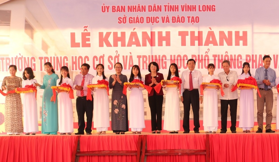 Phó Chủ tịch nước dự lễ khánh thành, khai giảng trường học ở Vĩnh Long - 1 Phó Chủ tịch nước dự lễ khánh thành, khai giảng trường học ở Vĩnh Long - 1