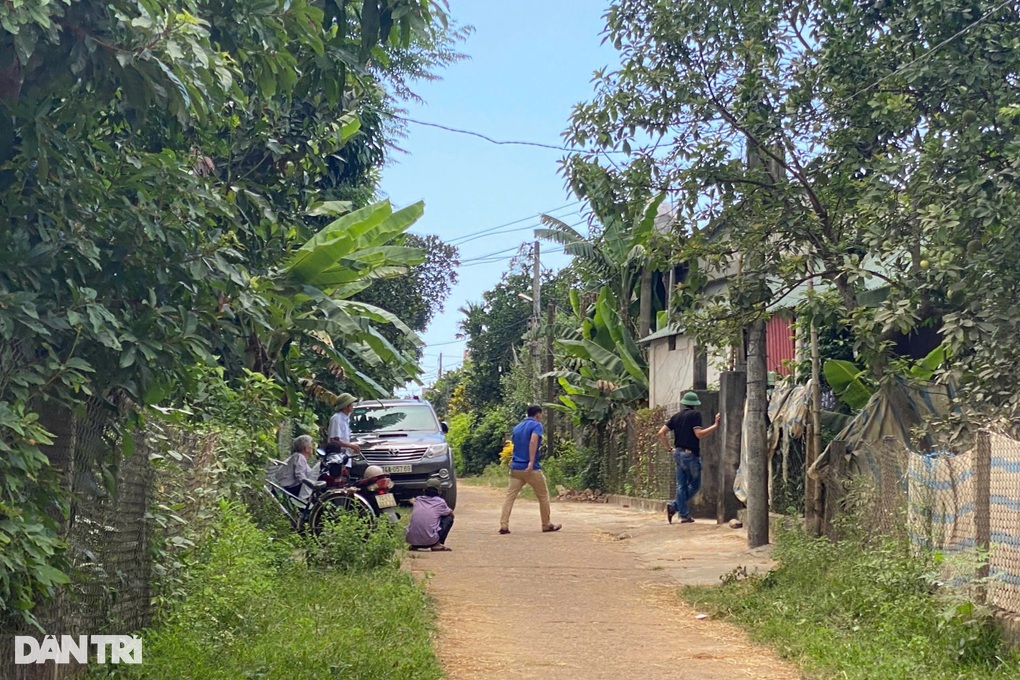 Nghi án người đàn ông bị hàng xóm đâm tử vong vì nhắc đóng tiền điện - 1 Nghi án người đàn ông bị hàng xóm đâm tử vong vì nhắc đóng tiền điện - 1