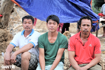 Những "người hùng" thầm lặng cứu sống hàng chục người trong trận lũ lịch sử