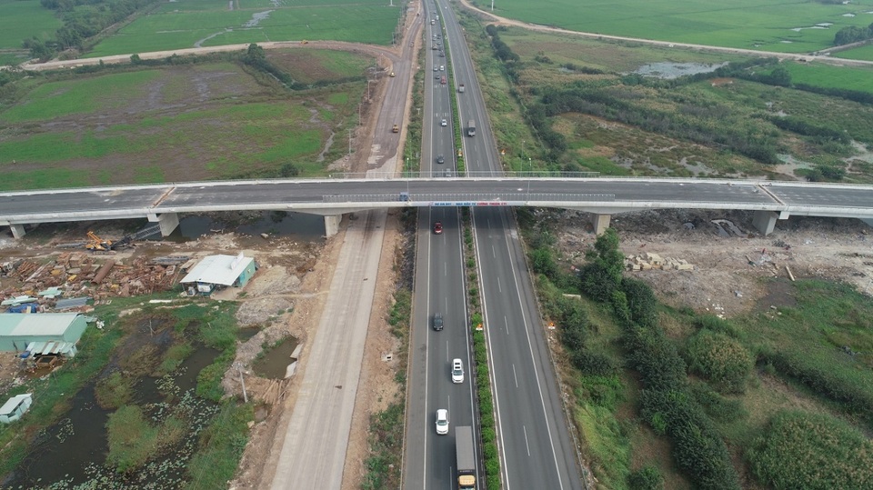 Đồng Nai: Hạ tầng đồng bộ, giao thông kết nối hoàn hảo thu hút nhà đầu tư - 1 Đồng Nai: Hạ tầng đồng bộ, giao thông kết nối hoàn hảo thu hút nhà đầu tư - 1