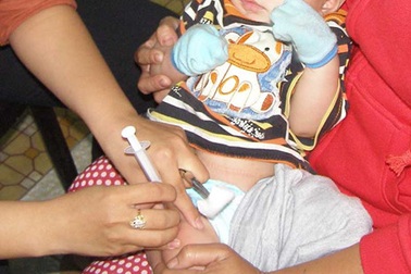 Đứng ngồi không yên vì 4 trẻ sơ sinh bị tiêm vắc xin lao sai chỗ