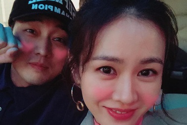 So Ji Sub bày tỏ tình cảm với “chị đẹp” Son Ye Jin