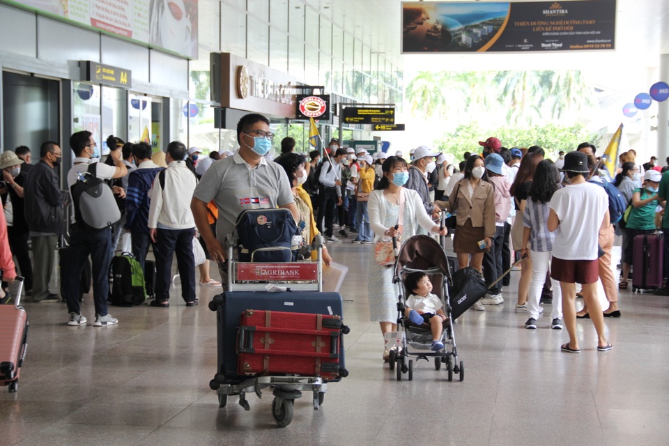 Nghỉ lễ ở Đà Nẵng, du khách cẩn thận phòng dịch Covid-19 - 1 Nghỉ lễ ở Đà Nẵng, du khách cẩn thận phòng dịch Covid-19 - 1