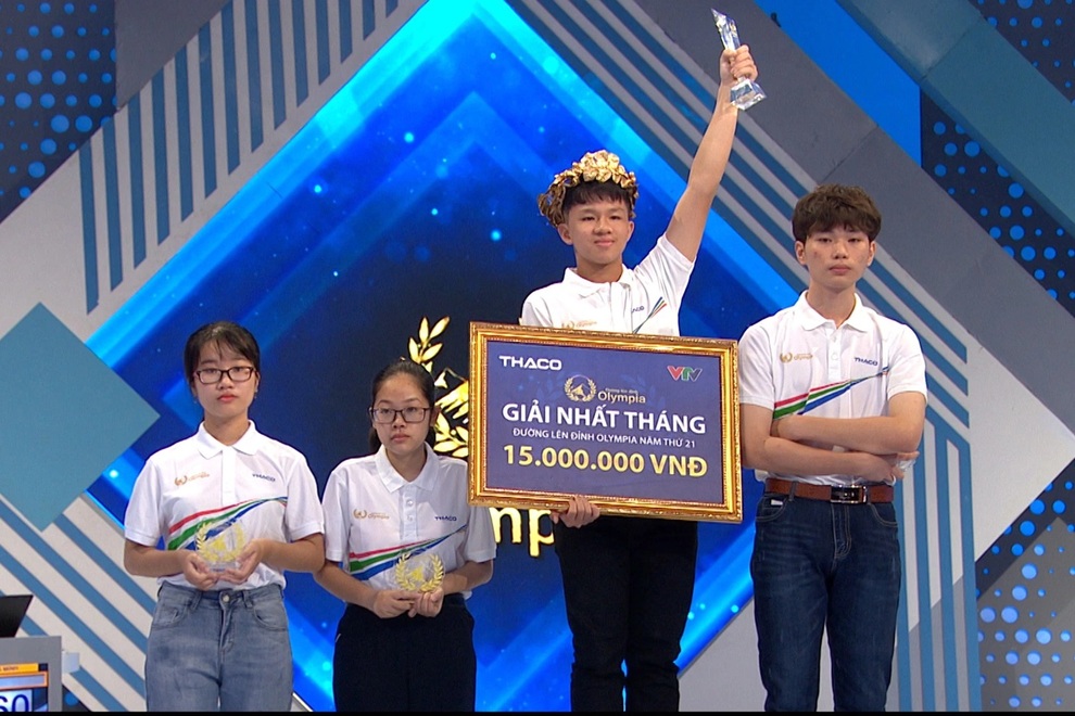Nam sinh Quảng Ngãi lội ngược dòng khó tin, vô địch thi tháng Olympia - 2 Nam sinh Quảng Ngãi lội ngược dòng khó tin, vô địch thi tháng Olympia - 2