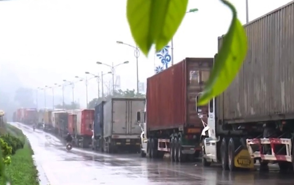 Bộ Nông nghiệp đề nghị tạm dừng đưa hoa quả lên cửa khẩu Lạng Sơn - 2 Bộ Nông nghiệp đề nghị tạm dừng đưa hoa quả lên cửa khẩu Lạng Sơn - 2