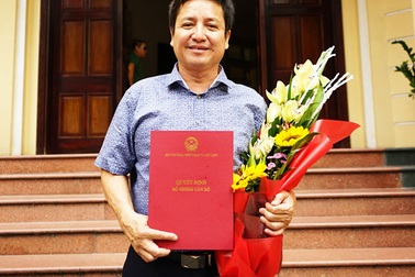 Nghệ sỹ Chí Trung chia sẻ gì trong ngày đầu lên chức Giám đốc?