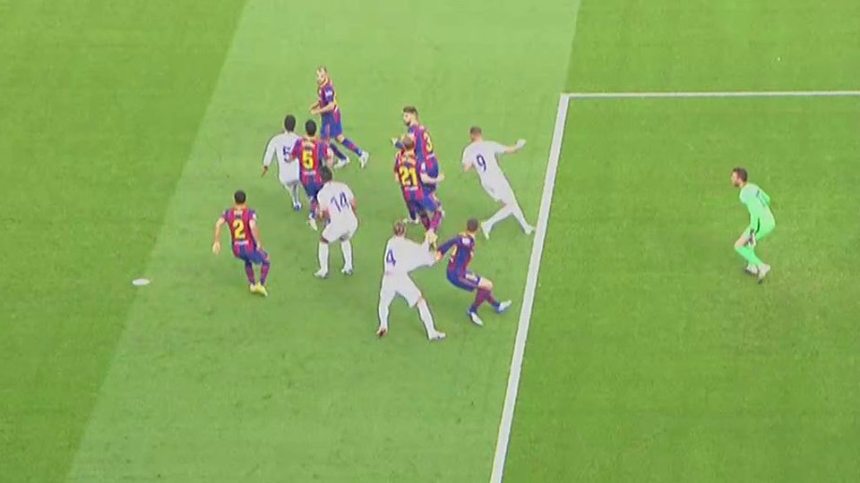 Sergio Ramos nói gì về pha ngã bất thường trước Barcelona? - 1 Sergio Ramos nói gì về pha ngã bất thường trước Barcelona? - 1
