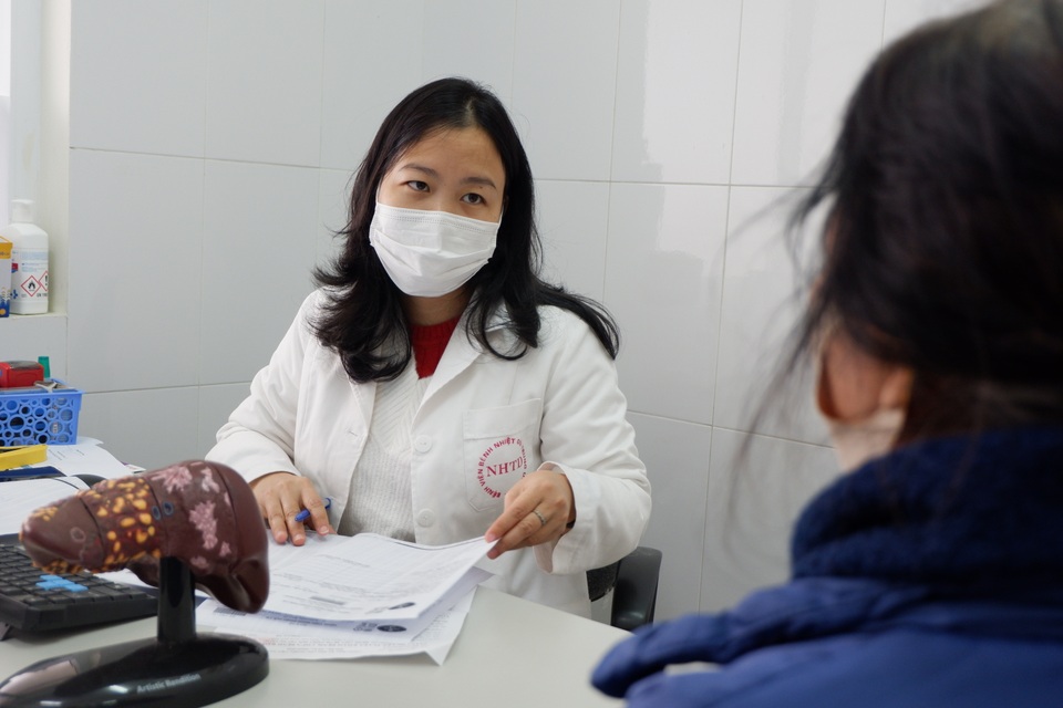 Cặp song sinh 1 tuổi mắc ung thư gan do nhiễm virus nguy hiểm từ mẹ - 2 Cặp song sinh 1 tuổi mắc ung thư gan do nhiễm virus nguy hiểm từ mẹ - 2
