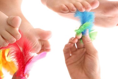 Sờ ngón chân phát hiện tổn thương dây thần kinh