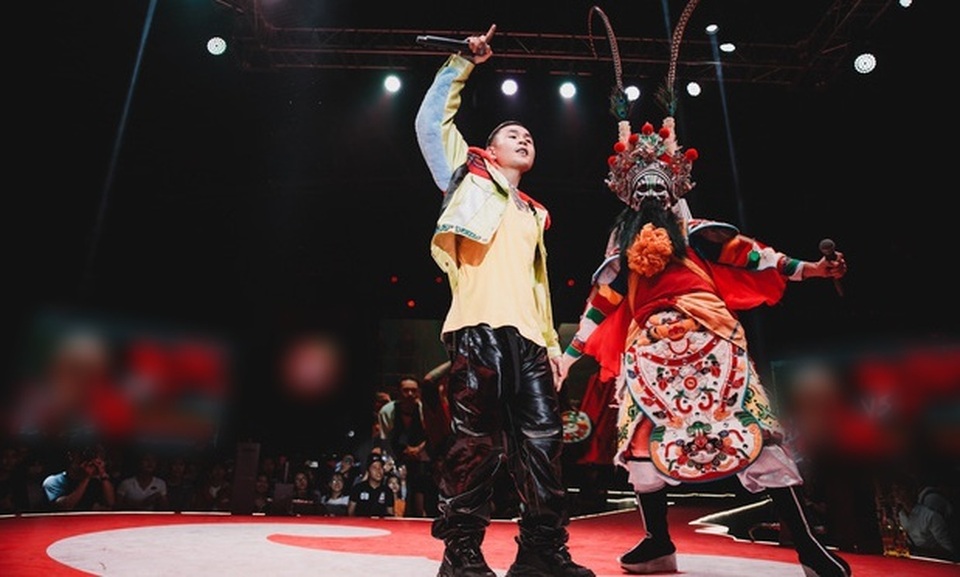 BigDaddy và vợ Emily cháy hết mình trong “Ngày hội của Rap Việt” - 6 BigDaddy và vợ Emily cháy hết mình trong “Ngày hội của Rap Việt” - 6