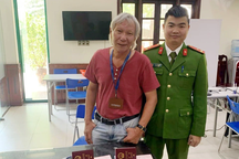 Người đàn ông Hà Nội nhặt được hơn 500 triệu, trả lại cho khách Trung Quốc