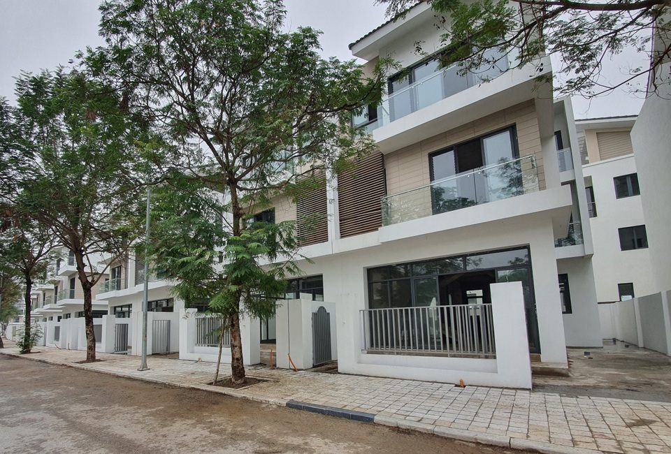 Mua biệt thự 15 tỷ đồng với giá ghi hợp đồng 10 tỷ tại Hà Nội - 1 Mua biệt thự 15 tỷ đồng với giá ghi hợp đồng 10 tỷ tại Hà Nội - 1