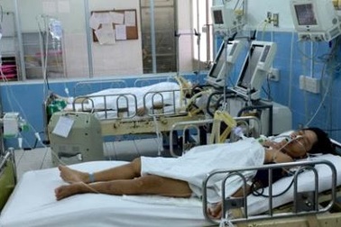 TPHCM: 4 người cùng gia đình hôn mê sâu nghi ngộ độc khí than