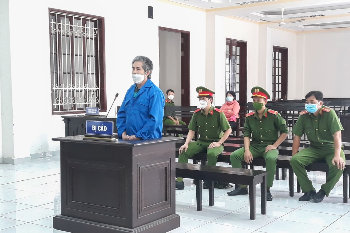 Phạt 13 năm tù tên trộm mang sà lan đi bán làm sập cầu - 1 Phạt 13 năm tù tên trộm mang sà lan đi bán làm sập cầu - 1