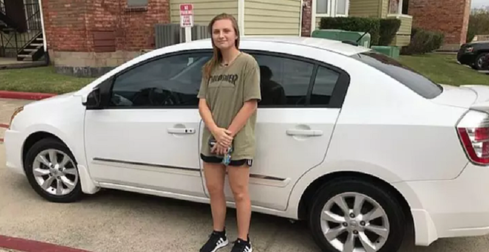 Nữ phục vụ được boa hẳn một chiếc ô tô - 1 Nữ phục vụ được boa hẳn một chiếc ô tô - 1