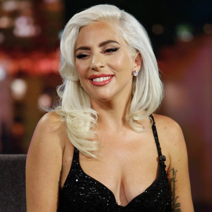 Từng bị bạn học lập hẳn group để nói xấu và tẩy chay, ai ngờ Lady Gaga lại trở thành nữ nghệ sĩ đầu tiên giành giải Oscar, Grammy cùng loạt cup danh giá - Ảnh 6. Từng bị bạn học lập hẳn group để nói xấu và tẩy chay, ai ngờ Lady Gaga lại trở thành nữ nghệ sĩ đầu tiên giành giải Oscar, Grammy cùng loạt cup danh giá - Ảnh 6.
