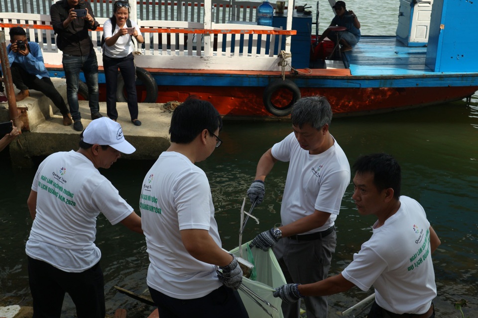 Chung tay làm sạch môi trường vì du lịch xanh, thân thiện - 3 Chung tay làm sạch môi trường vì du lịch xanh, thân thiện - 3