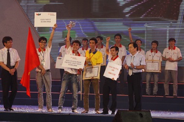 SV ĐH Lạc Hồng giành ngôi vô địch Robocon 2012