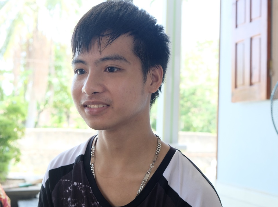 Kỳ tích của đôi bạn cõng nhau đến trường viết tiếp giấc mơ đại học - 2 Kỳ tích của đôi bạn cõng nhau đến trường viết tiếp giấc mơ đại học - 2