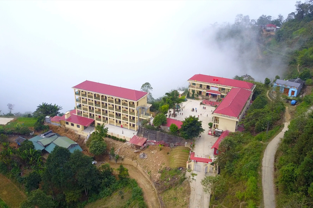 Lào Cai báo cáo Thủ tướng việc học sinh ăn cơm chan canh mì tôm - 2 Lào Cai báo cáo Thủ tướng việc học sinh ăn cơm chan canh mì tôm - 2