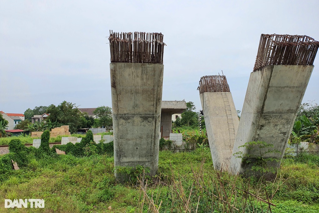Lý do dự án đường, cầu vượt 160 tỷ đồng phải tạm dừng thi công - 2 Lý do dự án đường, cầu vượt 160 tỷ đồng phải tạm dừng thi công - 2