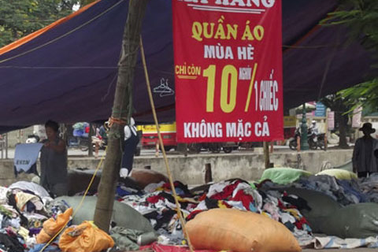 Những mặt hàng giá từ 10.000 đồng "nóng" hầm hập