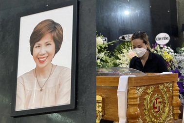 Tang lễ NSƯT Hồng Vy: Hình ảnh đẹp và lá thư con trai 13 tuổi gây xúc động