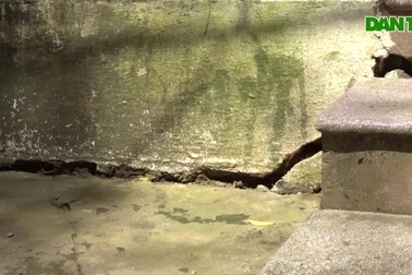 Hơn 300 giáo viên, học sinh nơm nớp trong ngôi trường nguy cơ sập