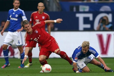 Bayern Munich hạ sát Schalke 04 ngay tại Gelsenkirchen