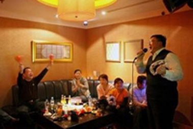 Đưa tàu hỏa karaoke lên nóc nhà thế giới