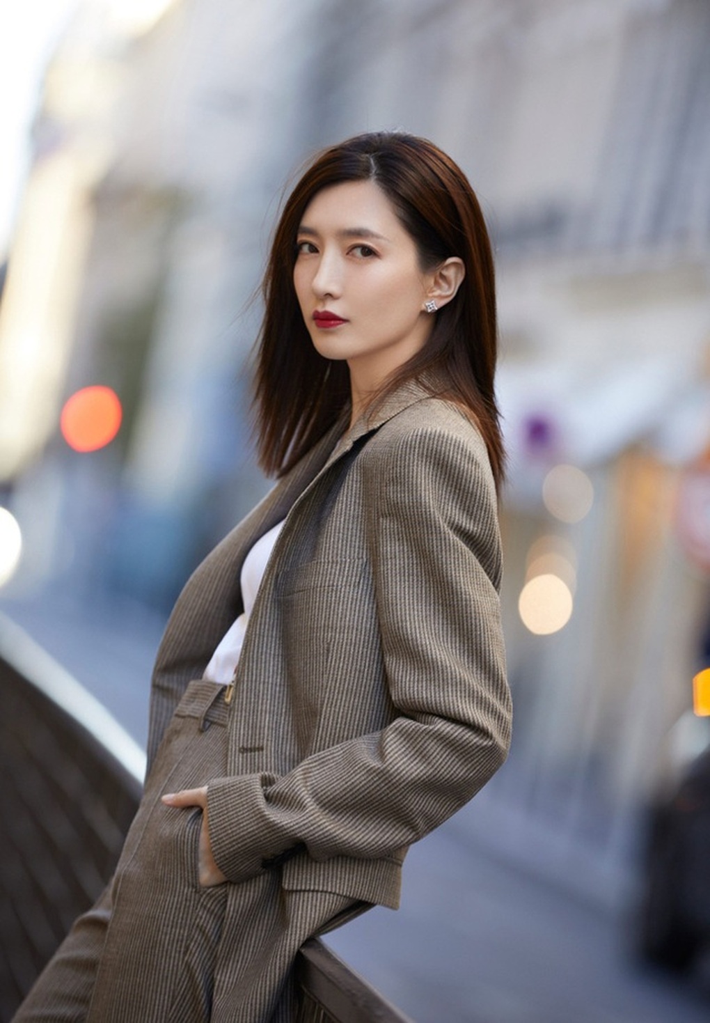 Giang Sơ Ảnh: Mối tình tan vỡ với Hồ Ca, bị đồn cướp chồng đàn chị - 4 Giang Sơ Ảnh: Mối tình tan vỡ với Hồ Ca, bị đồn cướp chồng đàn chị - 4
