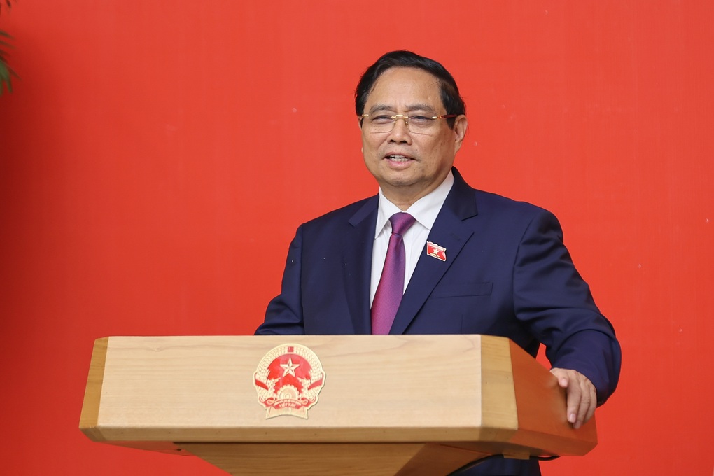 ۲ معاون نخست وزیر جدید و ۳ وزیر احکام انتصاب خود را دریافت کردند - ۲ 2 tân Phó Thủ tướng và 3 Bộ trưởng nhận quyết định bổ nhiệm - 2