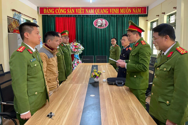 Khởi tố hiệu trưởng "ăn tiền" hỗ trợ của học sinh nghèo