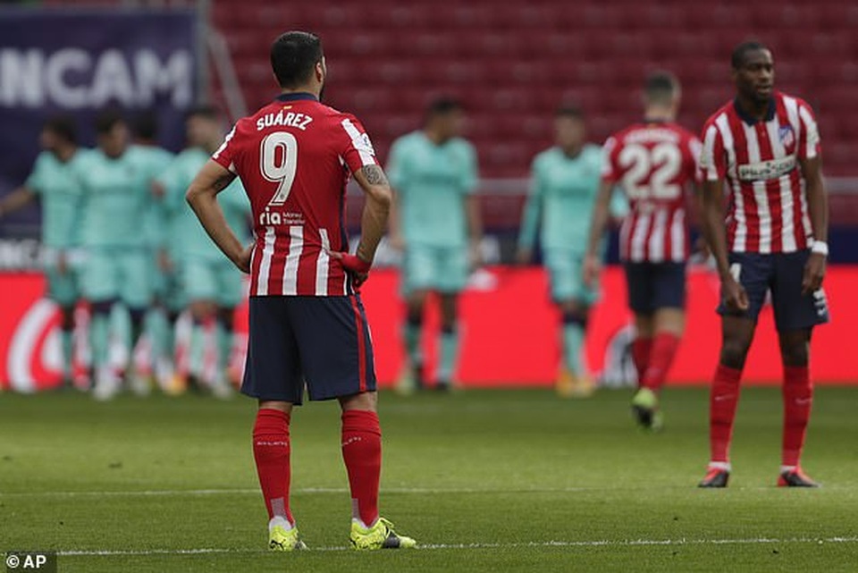 Luis Suarez nhạt nhòa, Atletico chỉ còn hơn Real Madrid 3 điểm - 10 Luis Suarez nhạt nhòa, Atletico chỉ còn hơn Real Madrid 3 điểm - 10