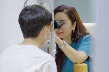 Thói quen xấu khiến ngày càng có nhiều trẻ bị cận thị