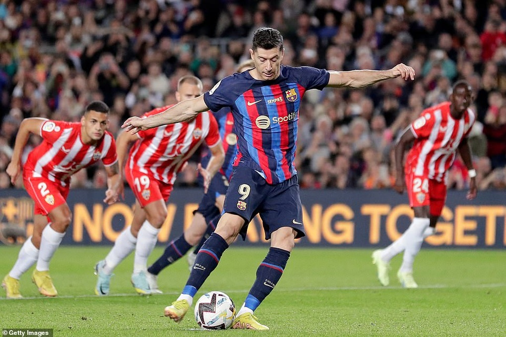 Barcelona lên ngôi đầu bảng La Liga trong ngày chia tay Pique đầy cảm xúc - 2 Barcelona lên ngôi đầu bảng La Liga trong ngày chia tay Pique đầy cảm xúc - 2